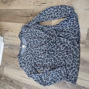 Chic Leopard Print Long Sleeve Sweater